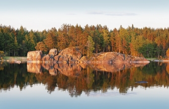 Kalliosaari iltavalossa